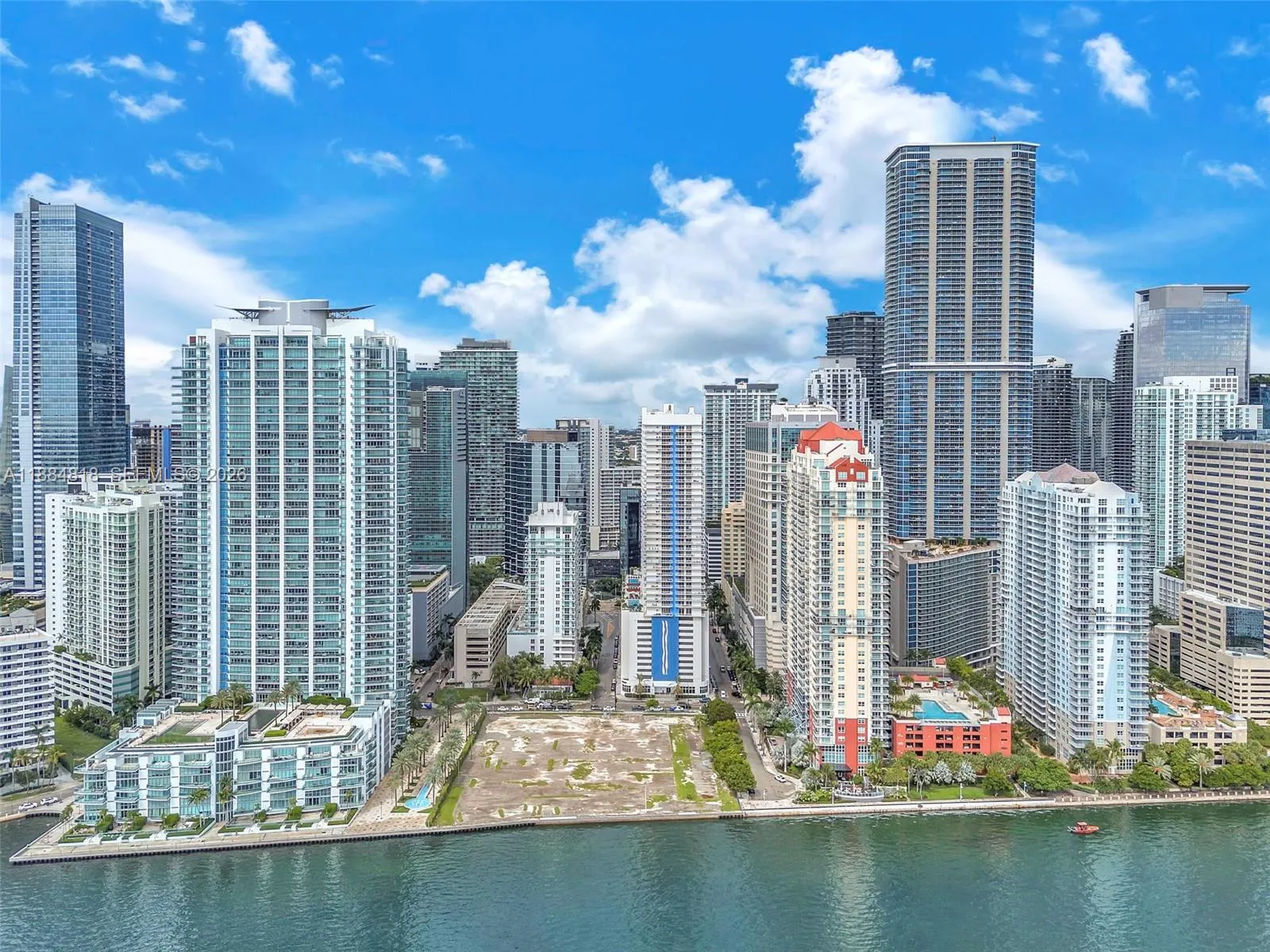 2 bedroom 2 bath for sale at 1200 Brickell Bay Dr # 3123, Miami FL 33131
