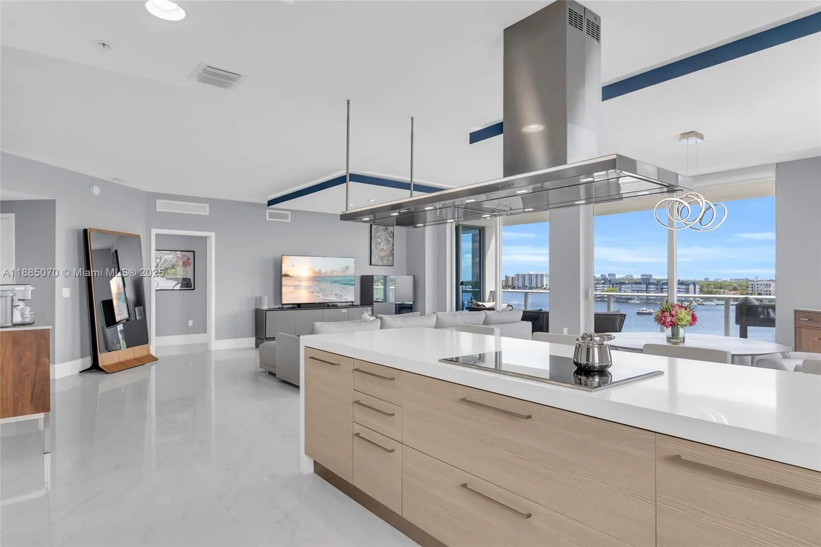 17111 Biscayne Blvd # 602, North Miami Beach FL 33160