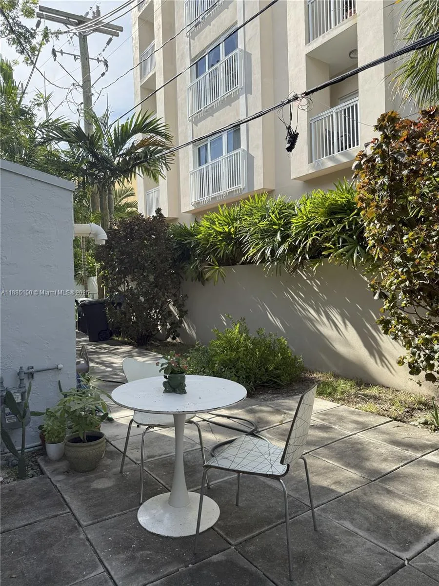 119 Menores Ave # 11, Coral Gables FL 33134