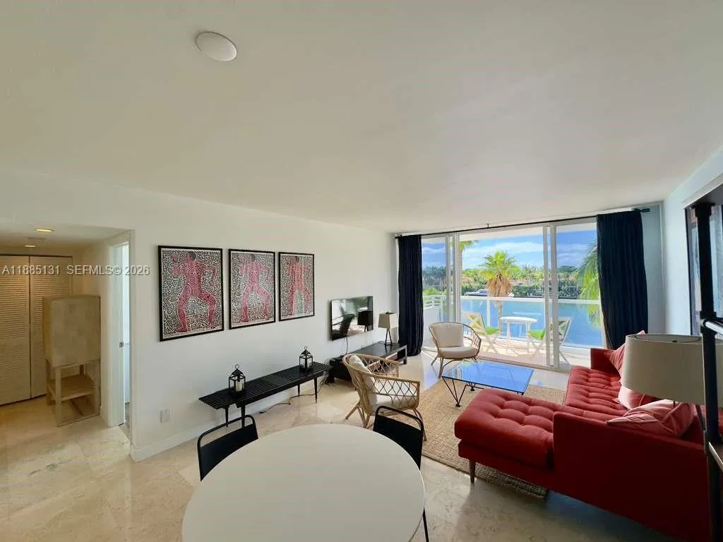 5600 Collins Ave, Miami Beach FL 33140