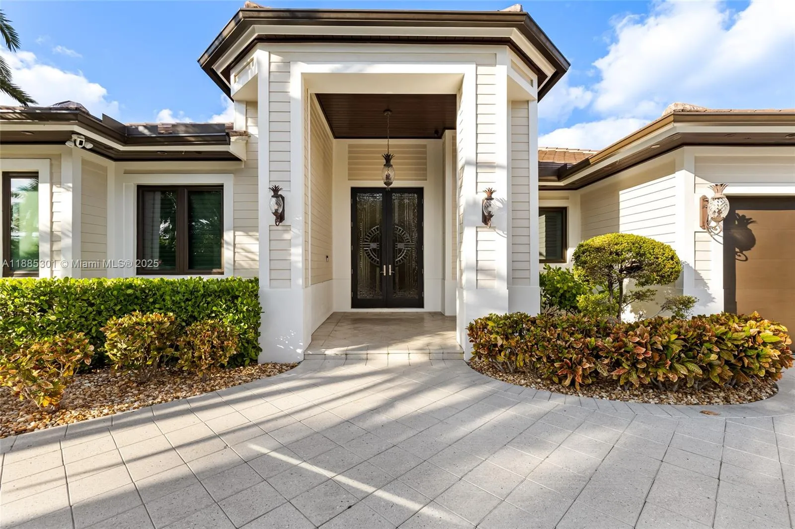 3 bedroom 3 bath for sale at 2381 NE 24th St, Lighthouse Point FL 33064