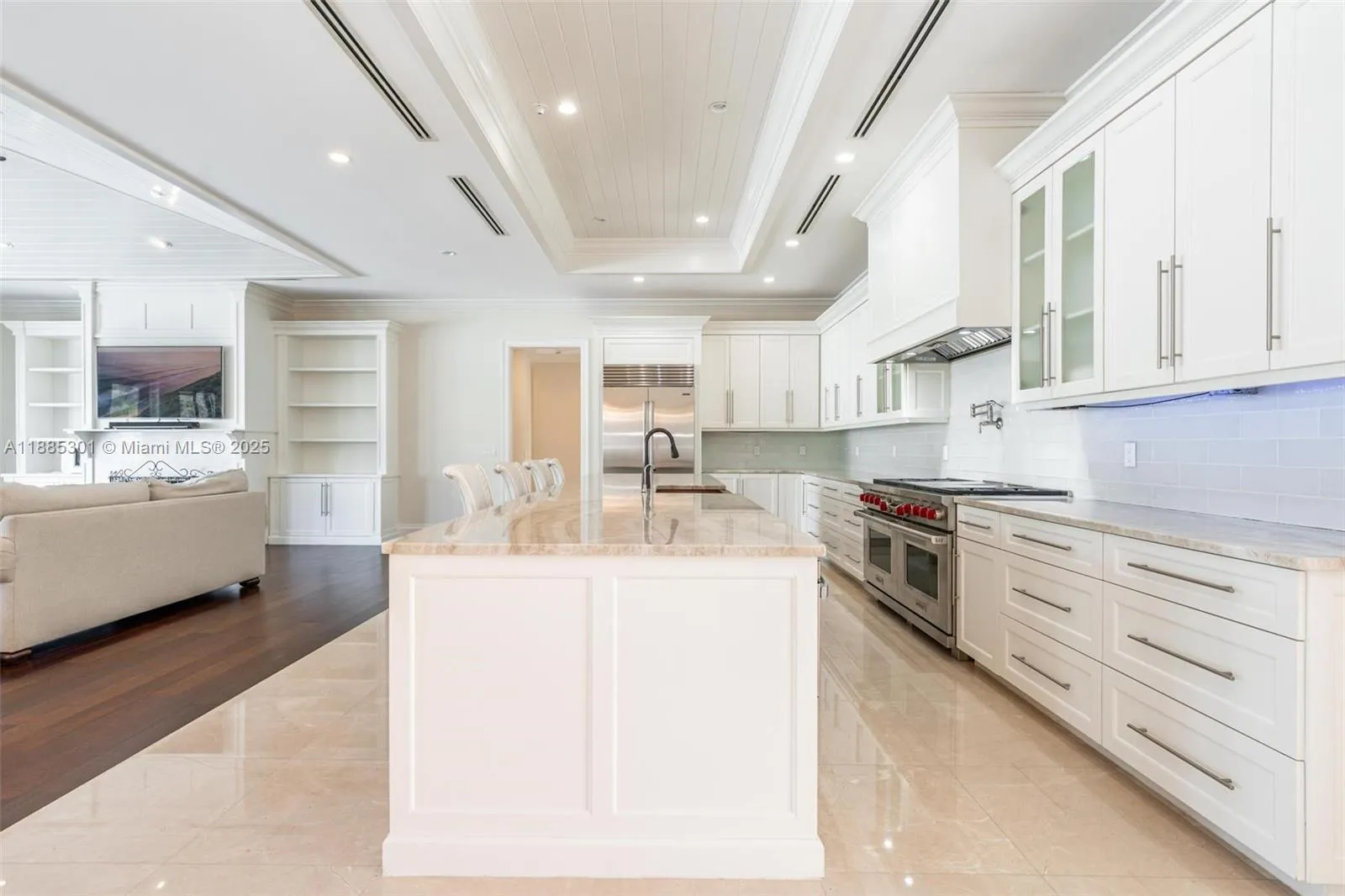2381 NE 24th St, Lighthouse Point FL 33064