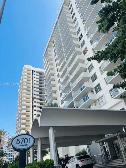 1 bedroom 2 bath for sale at 5701 Collins Ave # 709, Miami Beach FL 33140