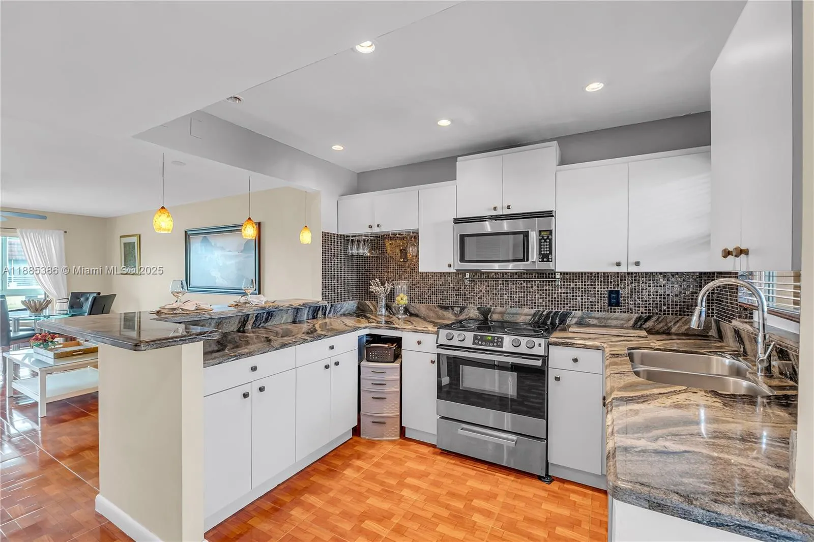 8950 Sunrise Lakes Blvd # 311, Sunrise FL 33322