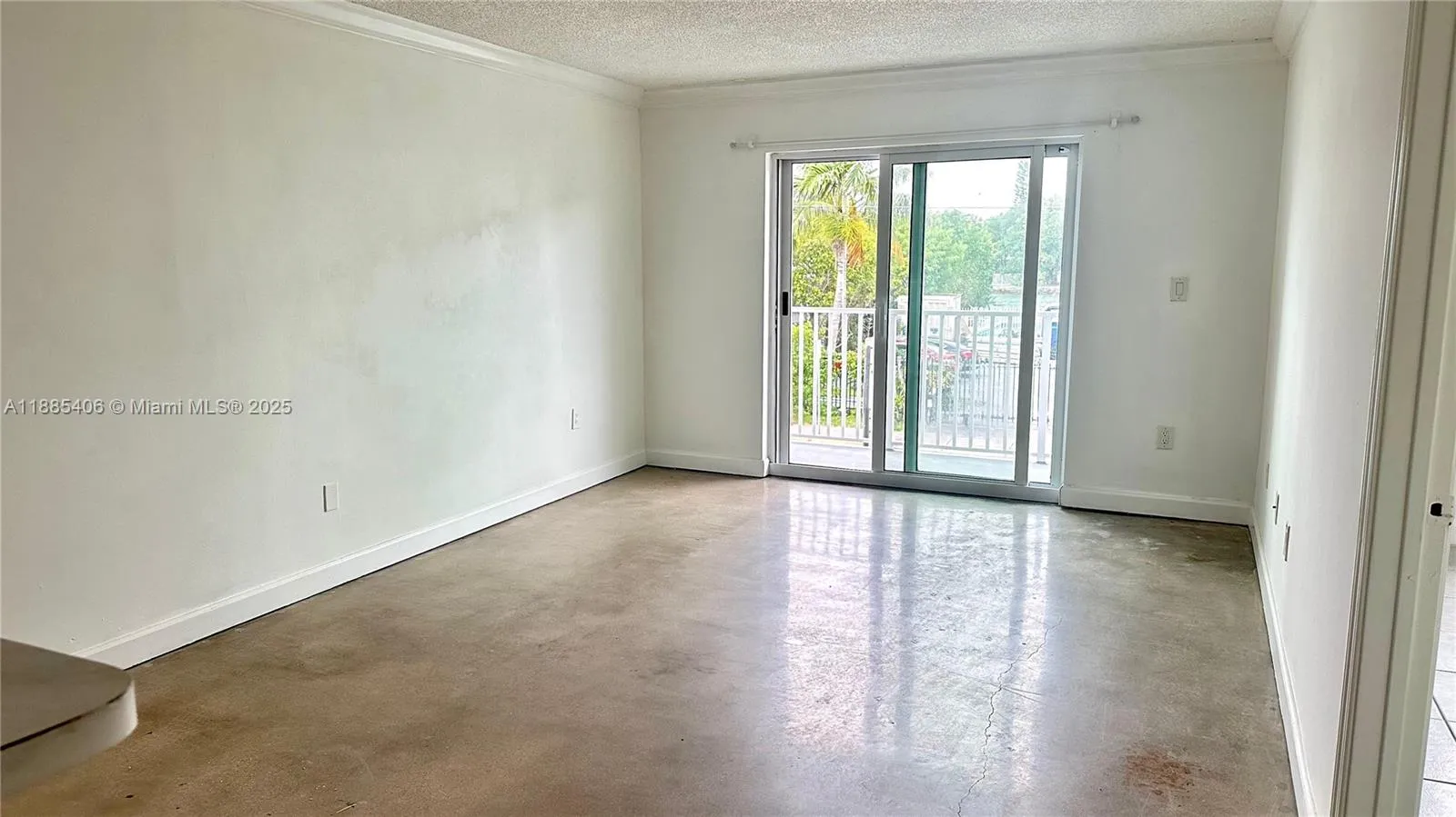 7830 Dickens Ave # 203, Miami Beach FL 33141