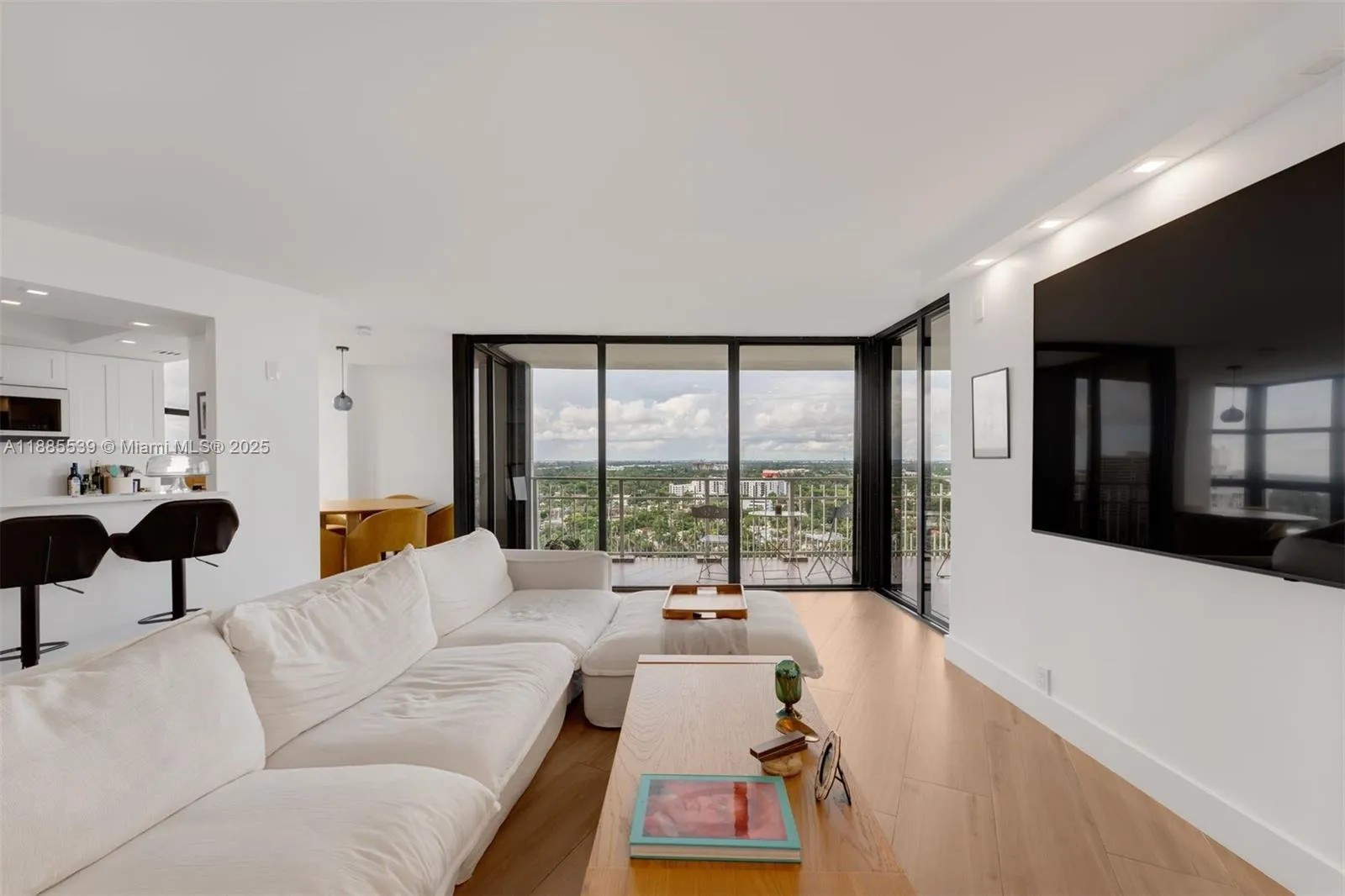 4000 Towerside Ter # 2211, Miami FL 33138