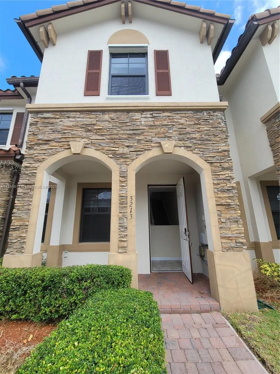 3 bedroom 2 bath for sale at 3213 SE 5th Ct, Homestead FL 33033