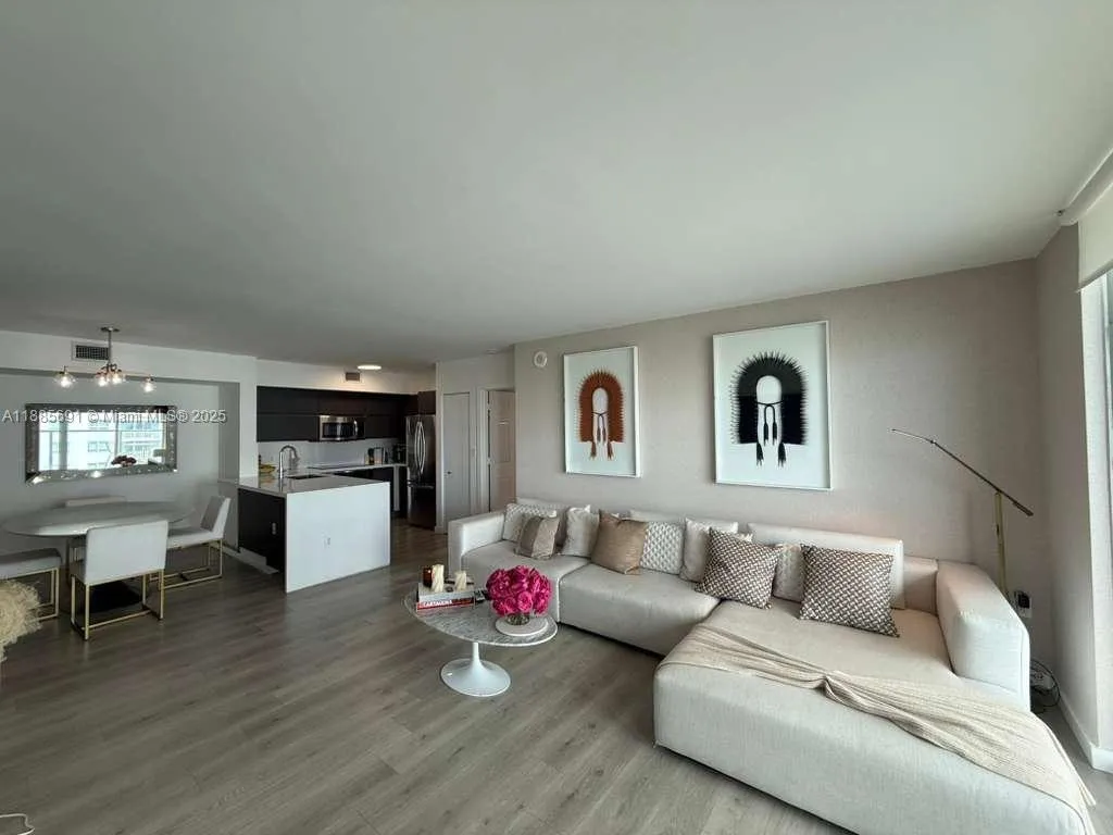 2 bedroom 2 bath for sale at 1155 Brickell Bay Dr # 1408, Miami FL 33131