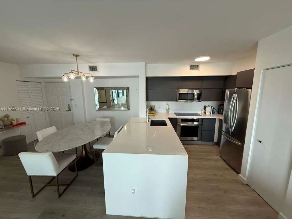 1155 Brickell Bay Dr # 1408, Miami FL 33131