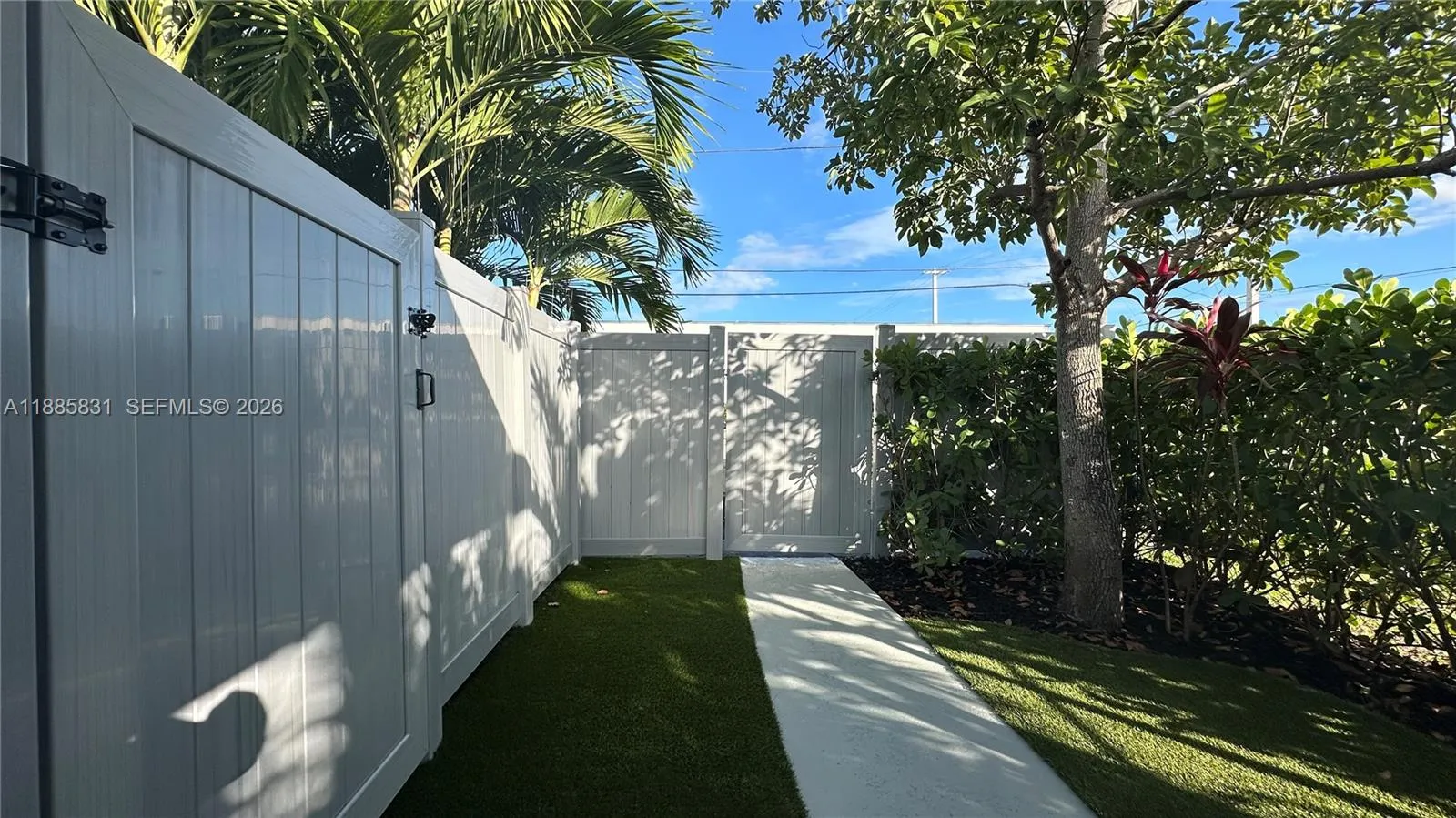 1109 NE 6th Ave, Fort Lauderdale FL 33304