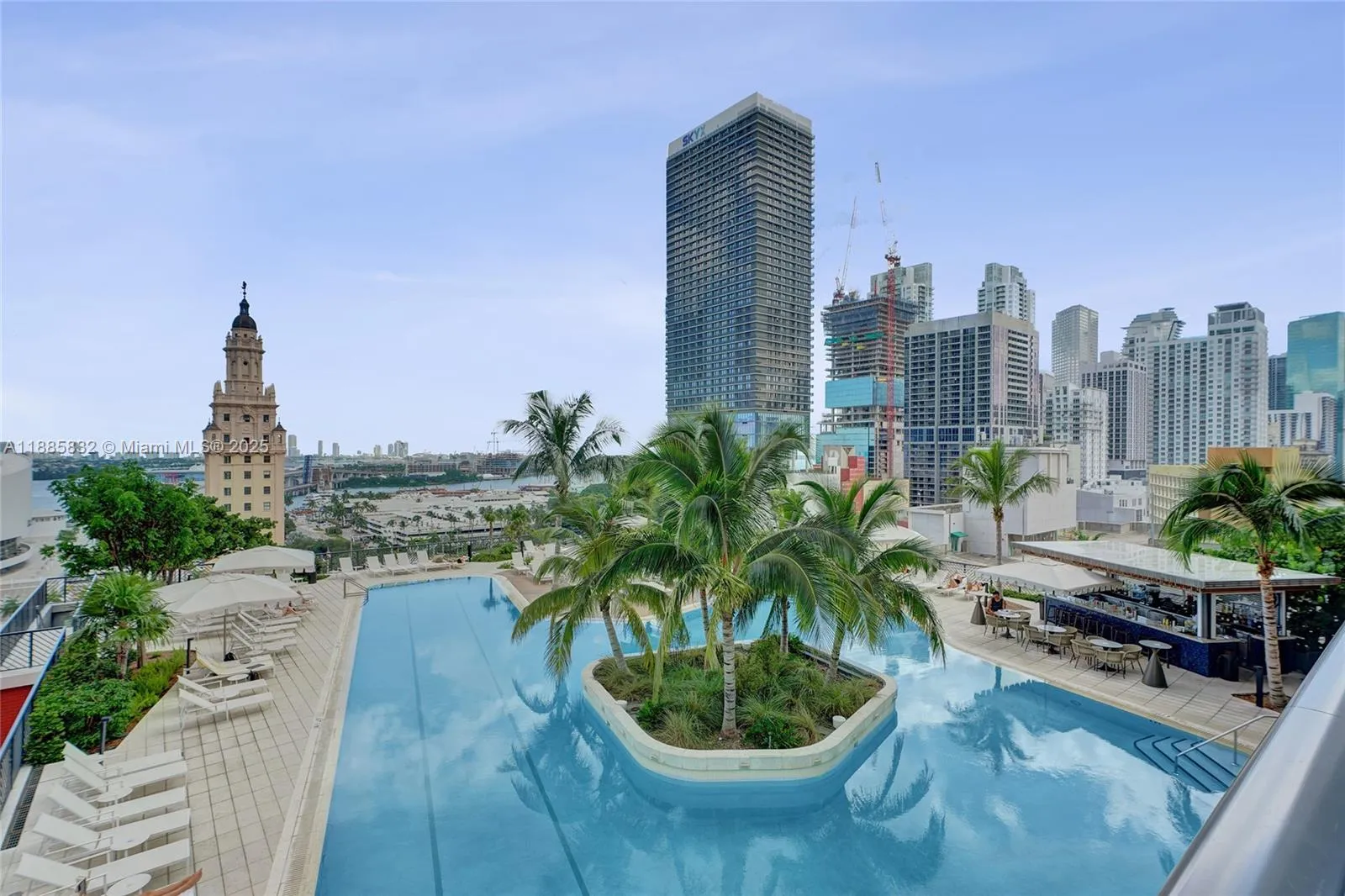 2 bedroom 2 bath for sale at 159 NE 6th St # 3302, Miami FL 33132