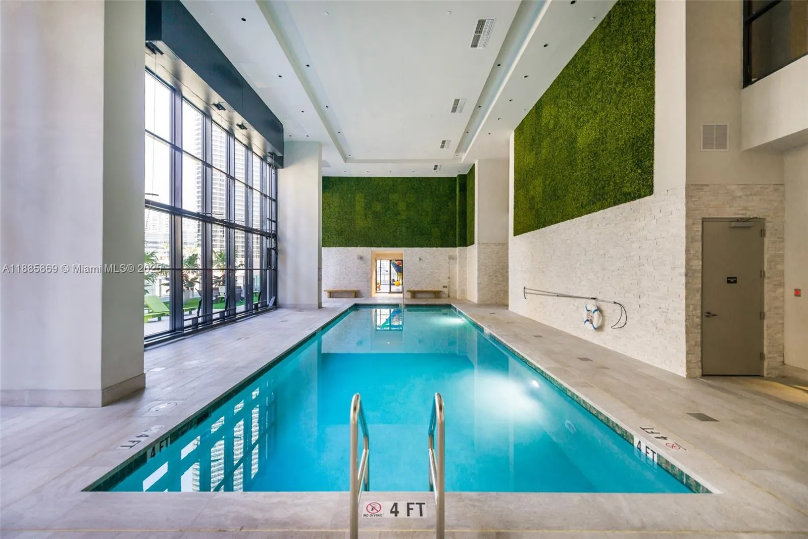 1 bedroom 1 bath for sale at 1010 Brickell Ave # 3608, Miami FL 33131