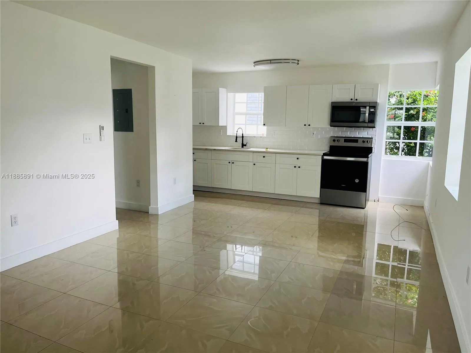 1935 Marseille Dr, Miami Beach FL 33141