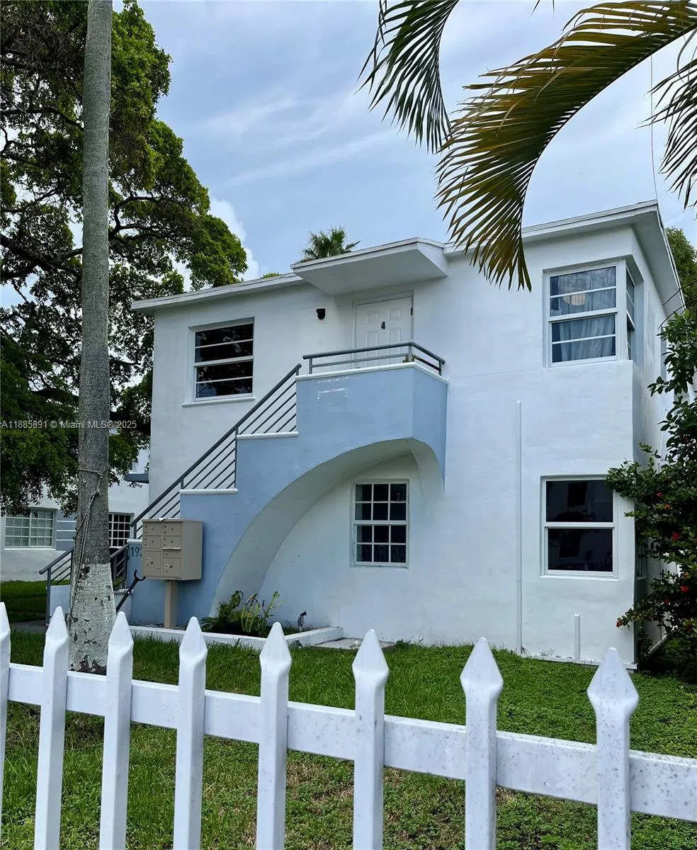 1935 Marseille Dr, Miami Beach FL 33141