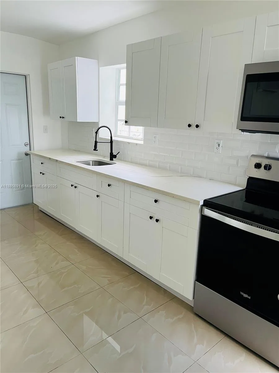 1935 Marseille Dr, Miami Beach FL 33141