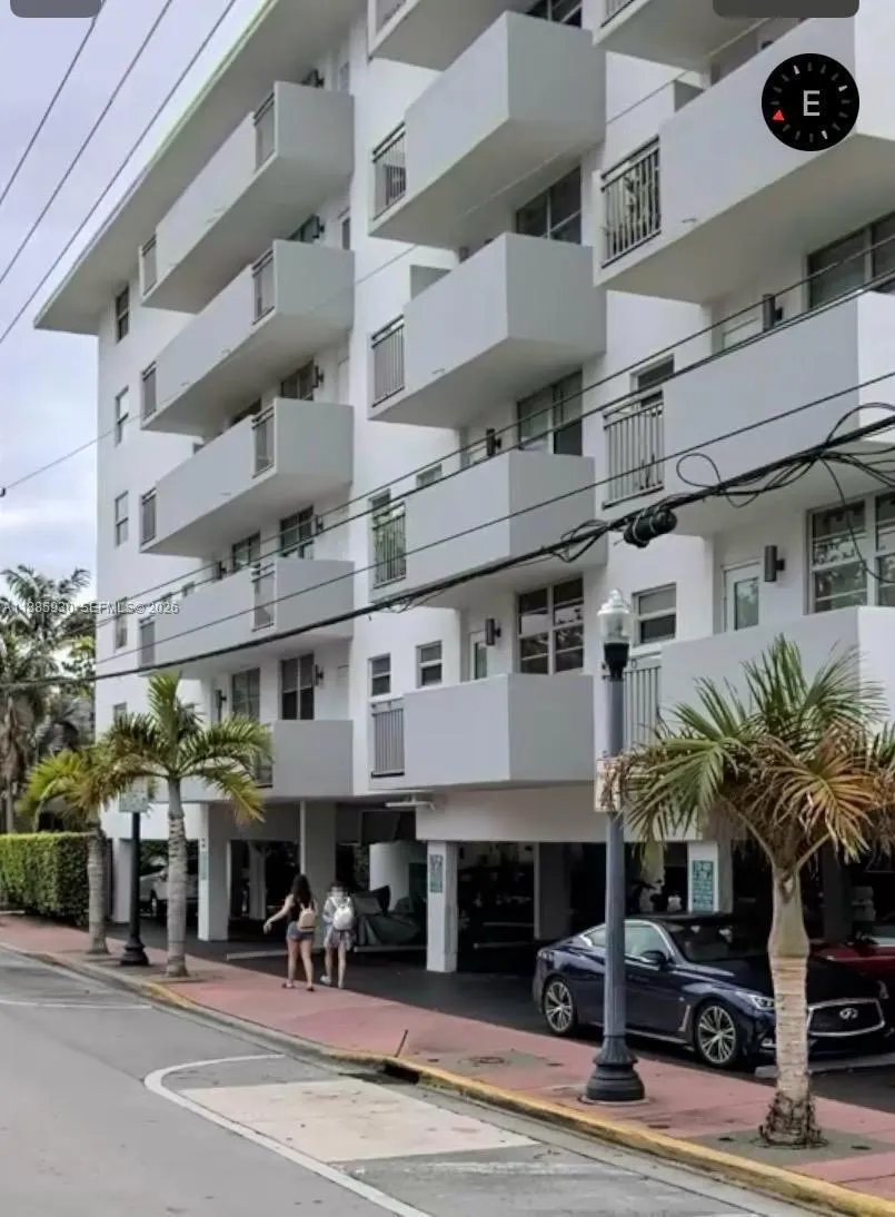 1 bedroom 1 bath for sale at 360 Meridian Ave # 4C, Miami Beach FL 33139