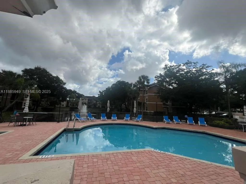 8821 Wiles Rd # 102, Coral Springs FL 33067