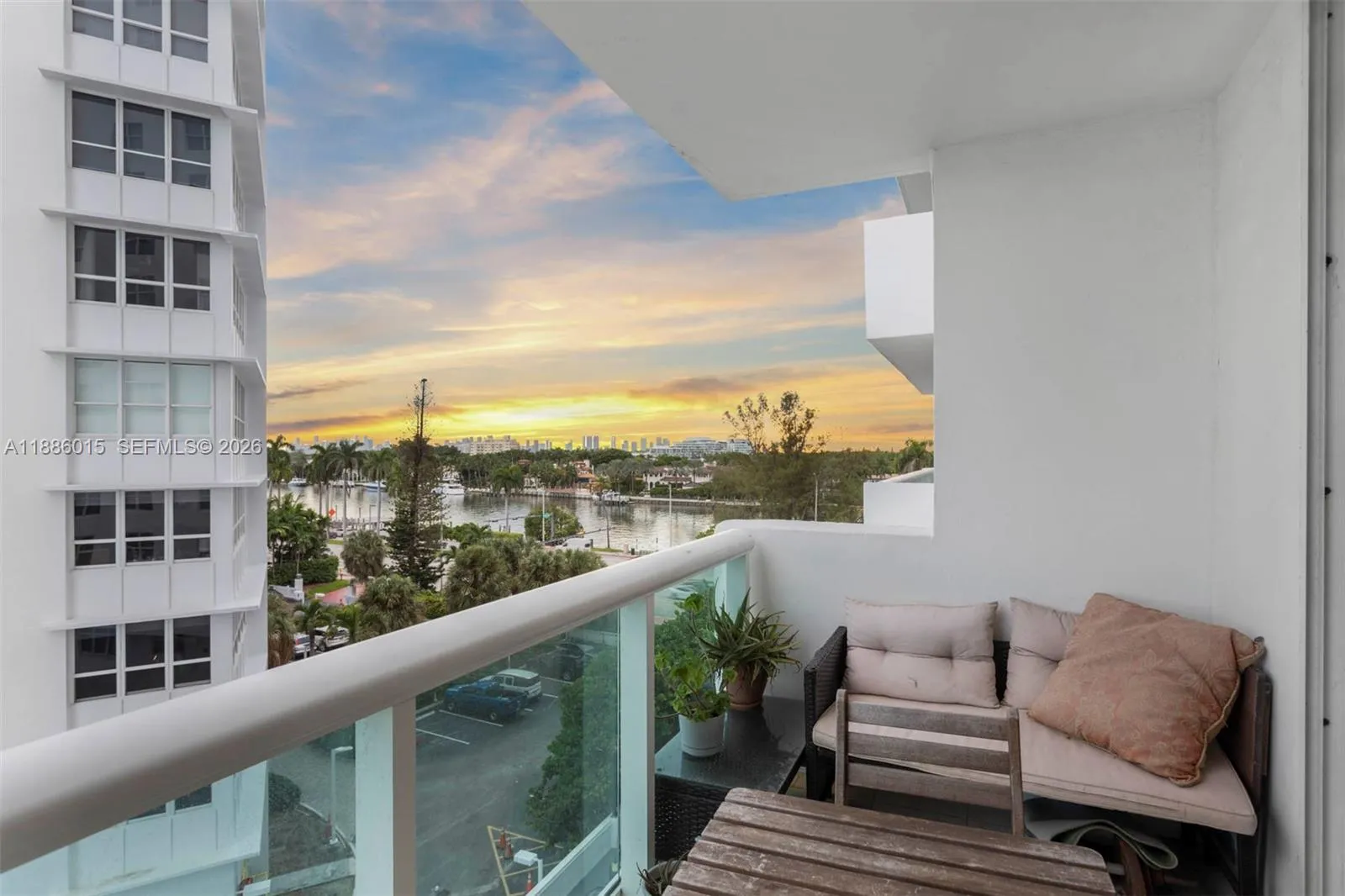 5001 Collins Ave # 5E, Miami Beach FL 33140