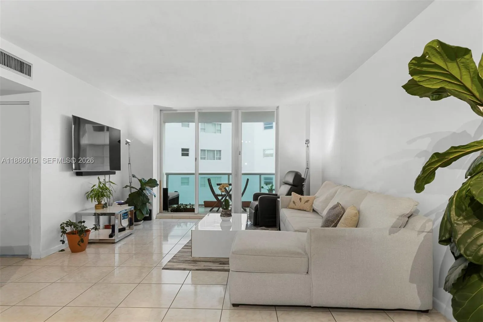 5001 Collins Ave # 5E, Miami Beach FL 33140
