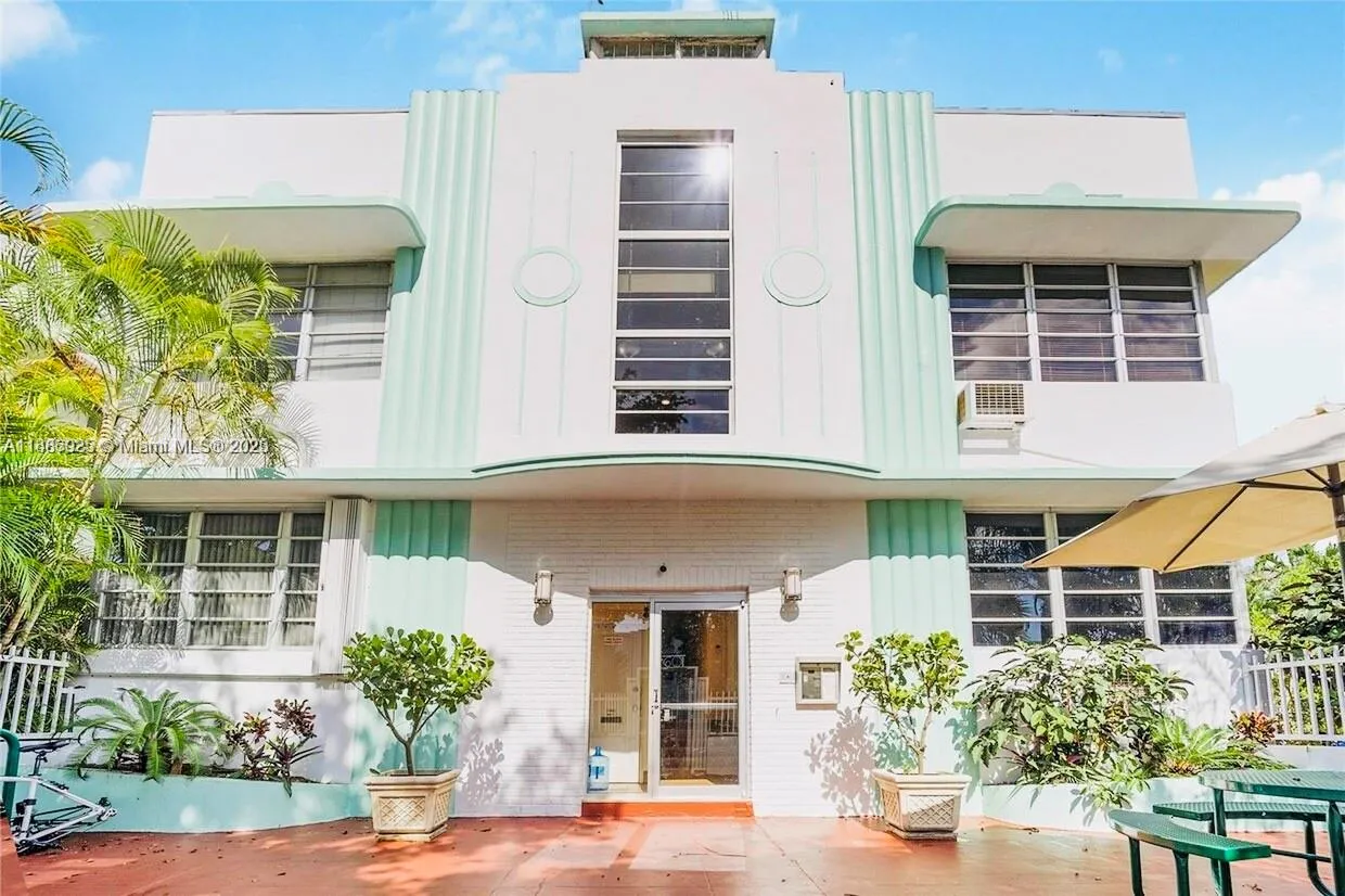 1 bedroom 1 bath for sale at 760 Jefferson Ave # 6, Miami Beach FL 33139