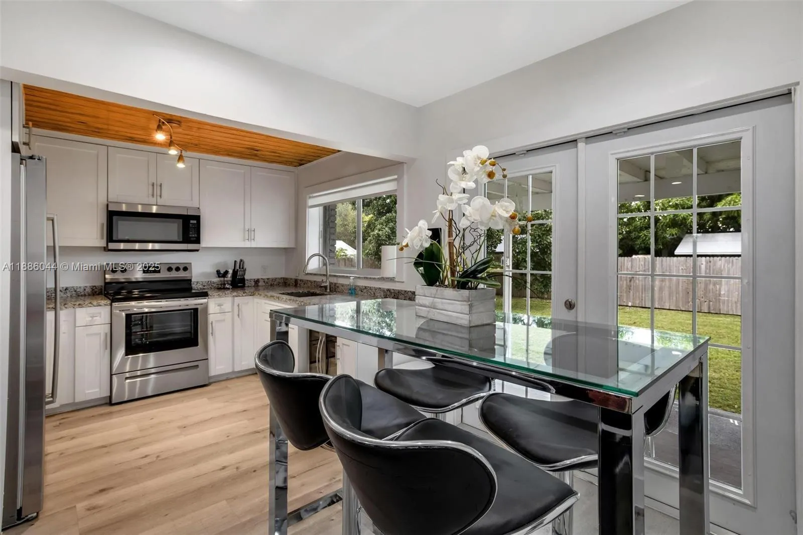 670 Flagami Blvd, Miami FL 33144