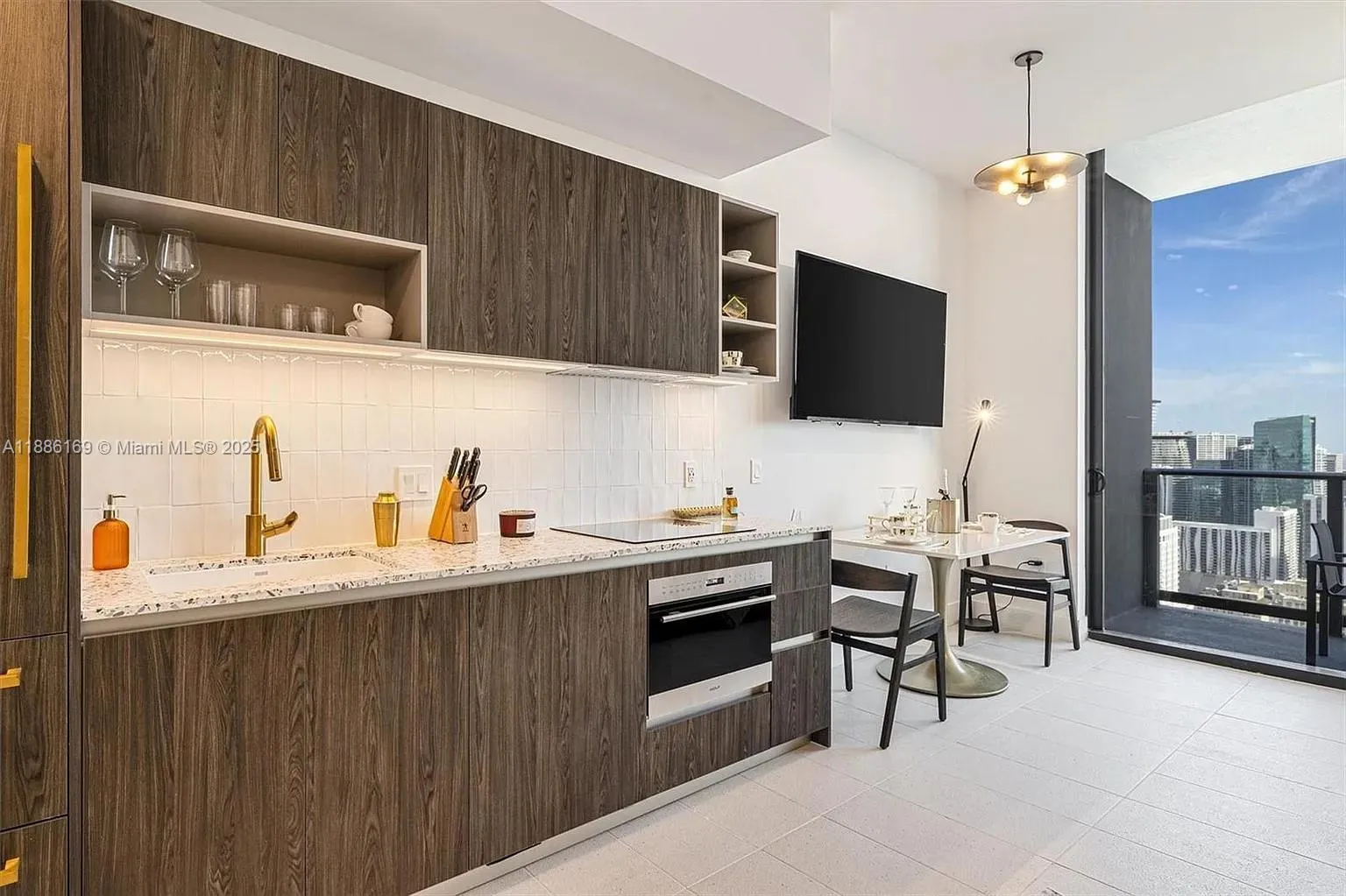 159 NE 6th St # 5106, Miami FL 33132