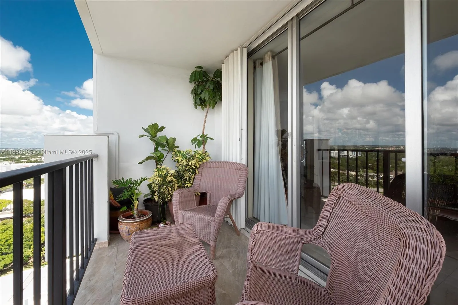 2750 NE 183rd St # 2204, Aventura FL 33160