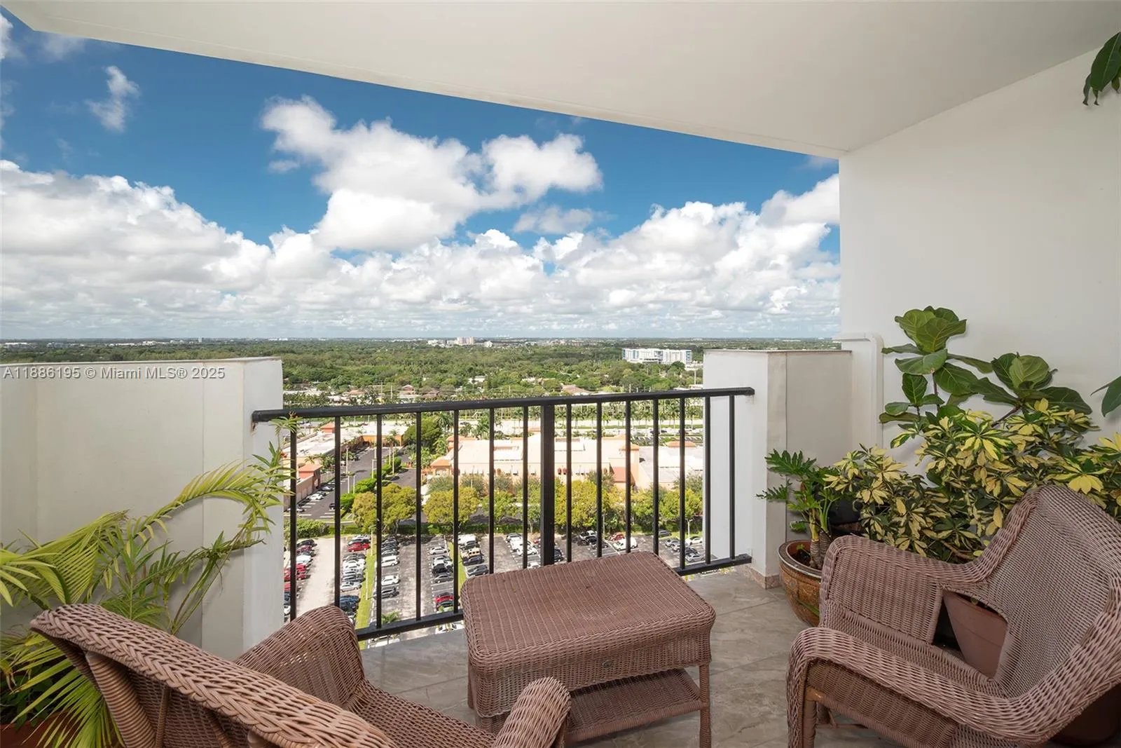 2750 NE 183rd St # 2204, Aventura FL 33160