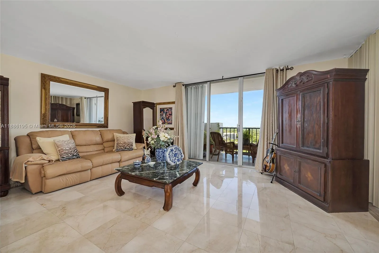 2750 NE 183rd St # 2204, Aventura FL 33160