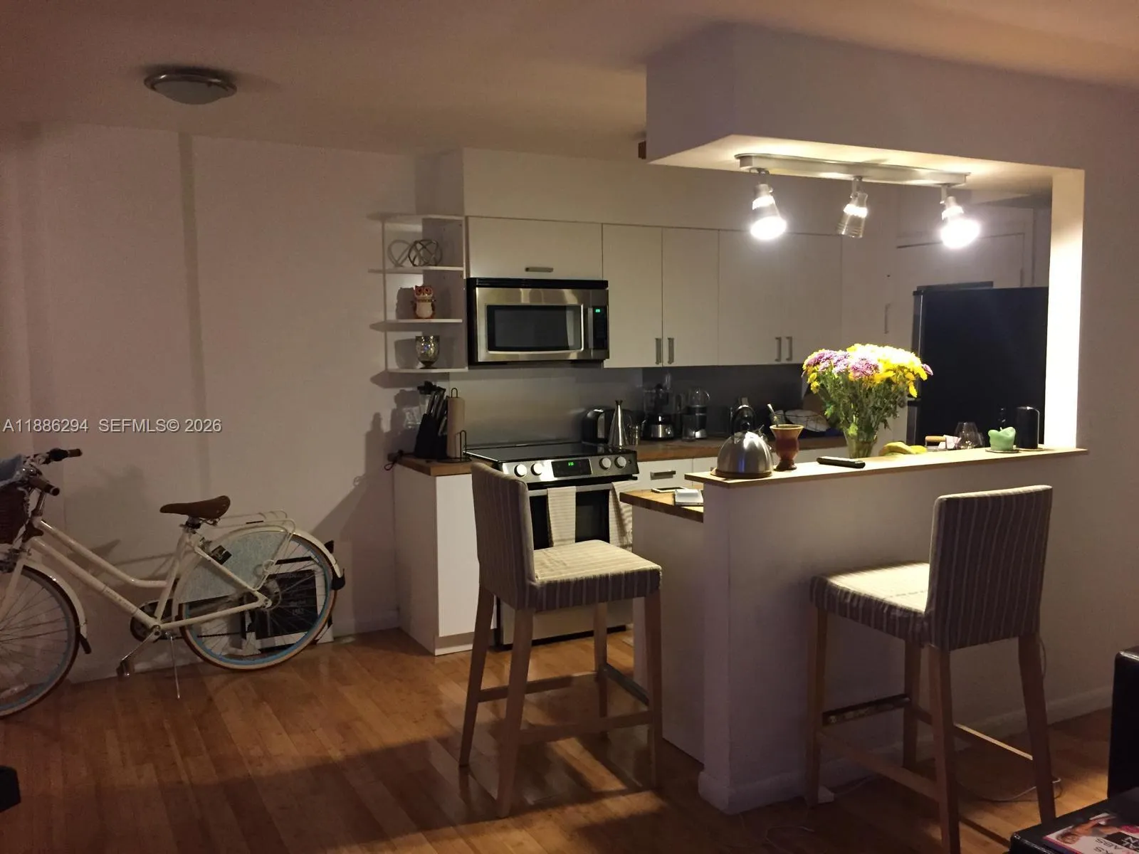 1 bedroom 1 bath for sale at 949 Pennsylvania Ave # 309, Miami Beach FL 33139
