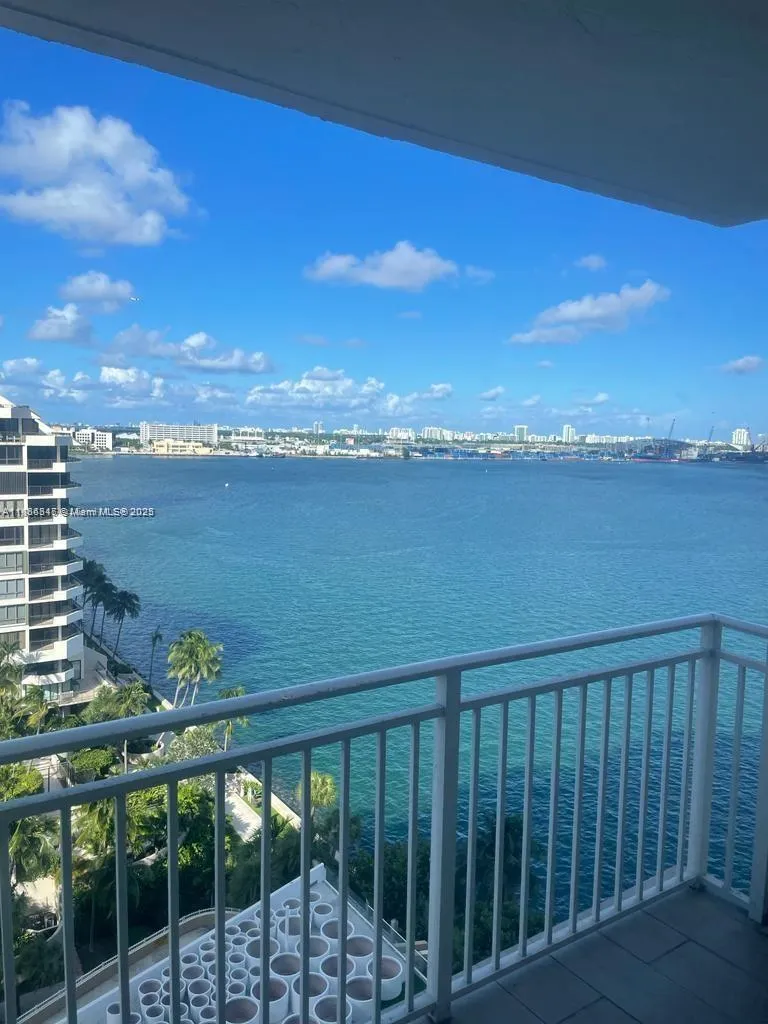 1 bedroom 1 bath for sale at 770 Claughton Island Dr # 1511, Miami FL 33131