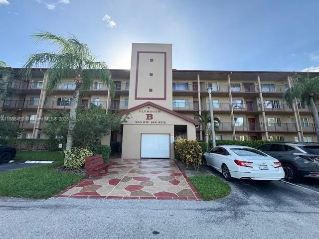 2 bedroom 2 bath for sale at 950 SW 138th Ave # 314B, Pembroke Pines FL 33027