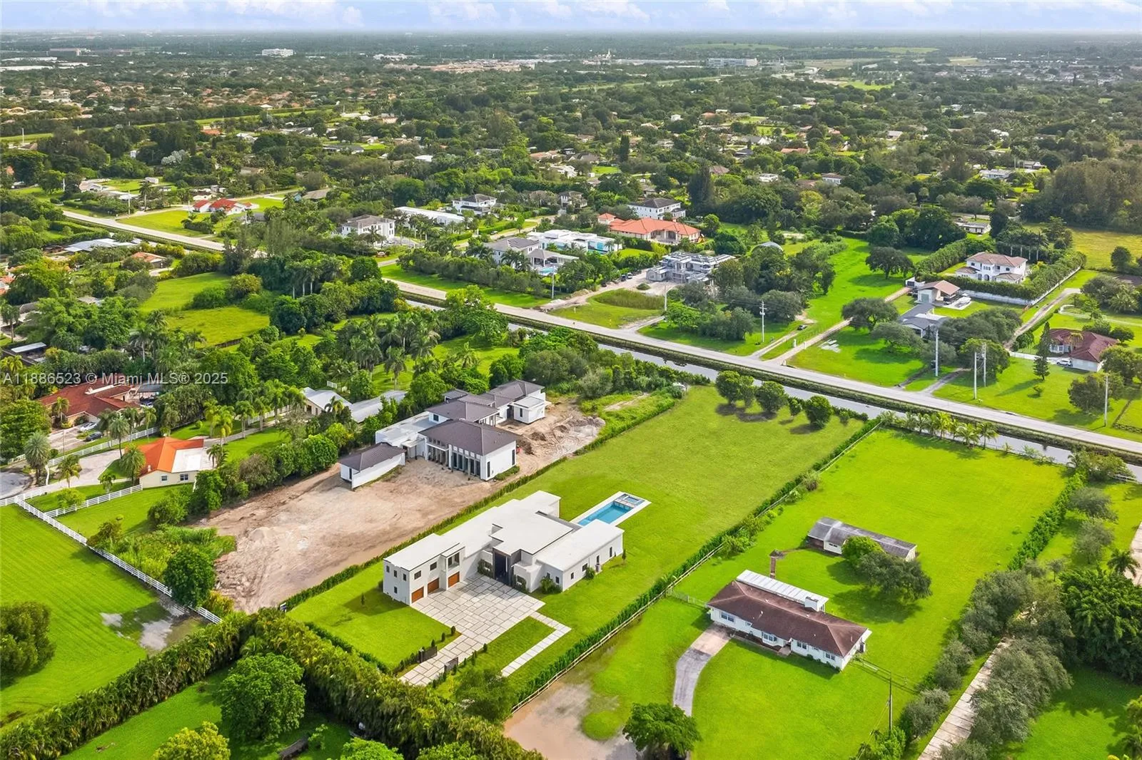 17301 SW 52nd Ct, Southwest Ranches FL 33331
