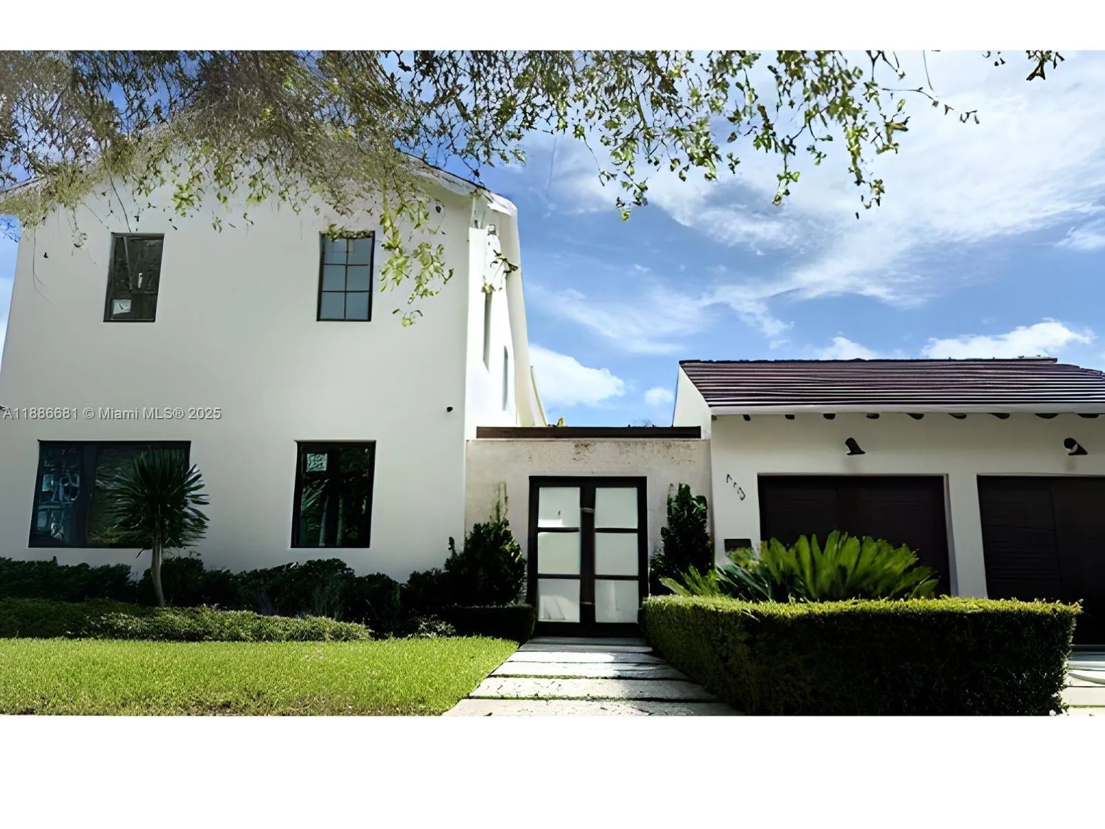 5 bedroom 4 bath for sale at 638 Escobar Ave, Coral Gables FL 33134