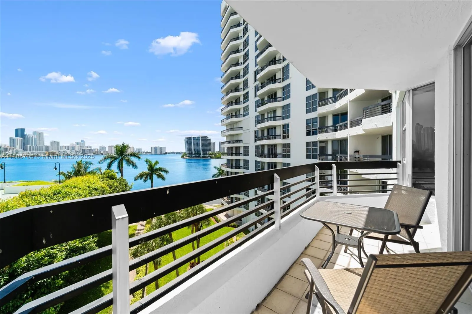 3600 Mystic Pointe Dr, Aventura FL 33180