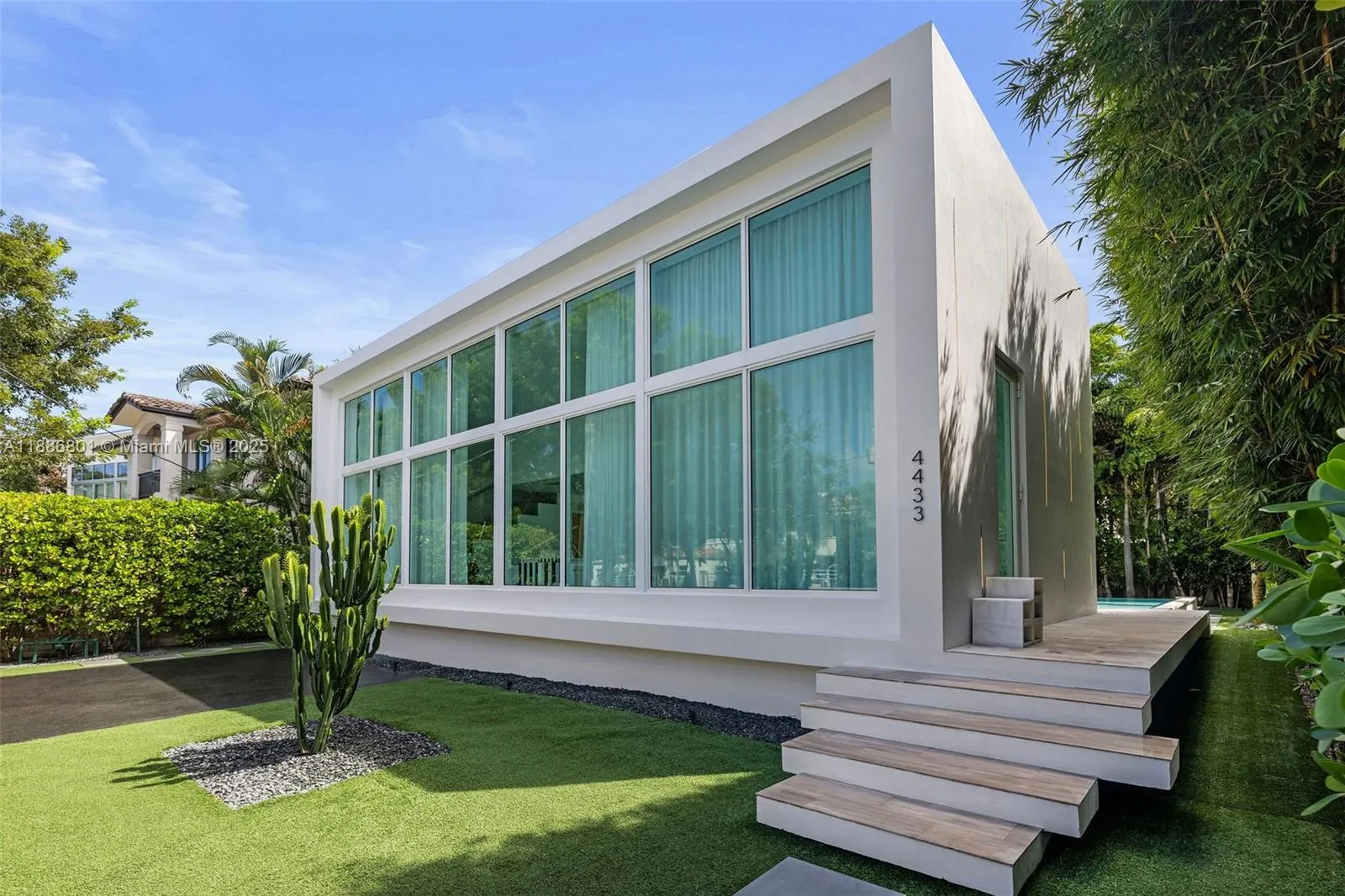 4433 N Bay Rd, Miami Beach FL 33140