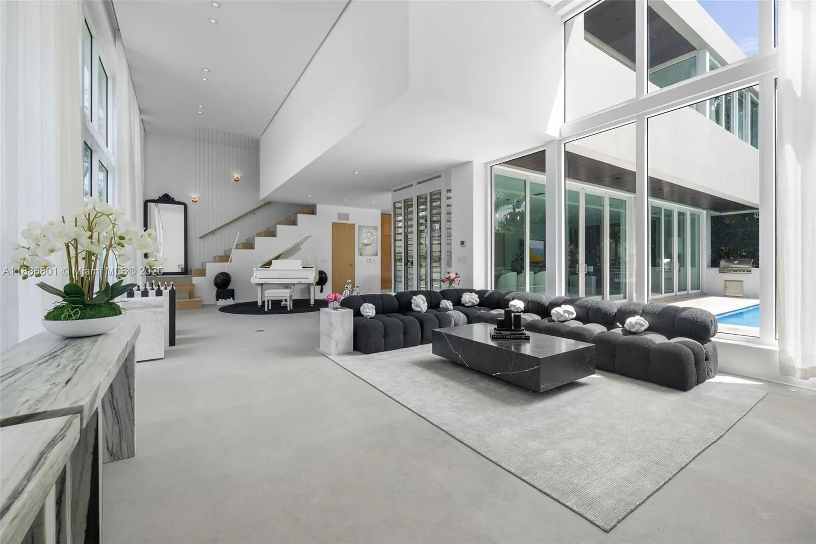 4433 N Bay Rd, Miami Beach FL 33140