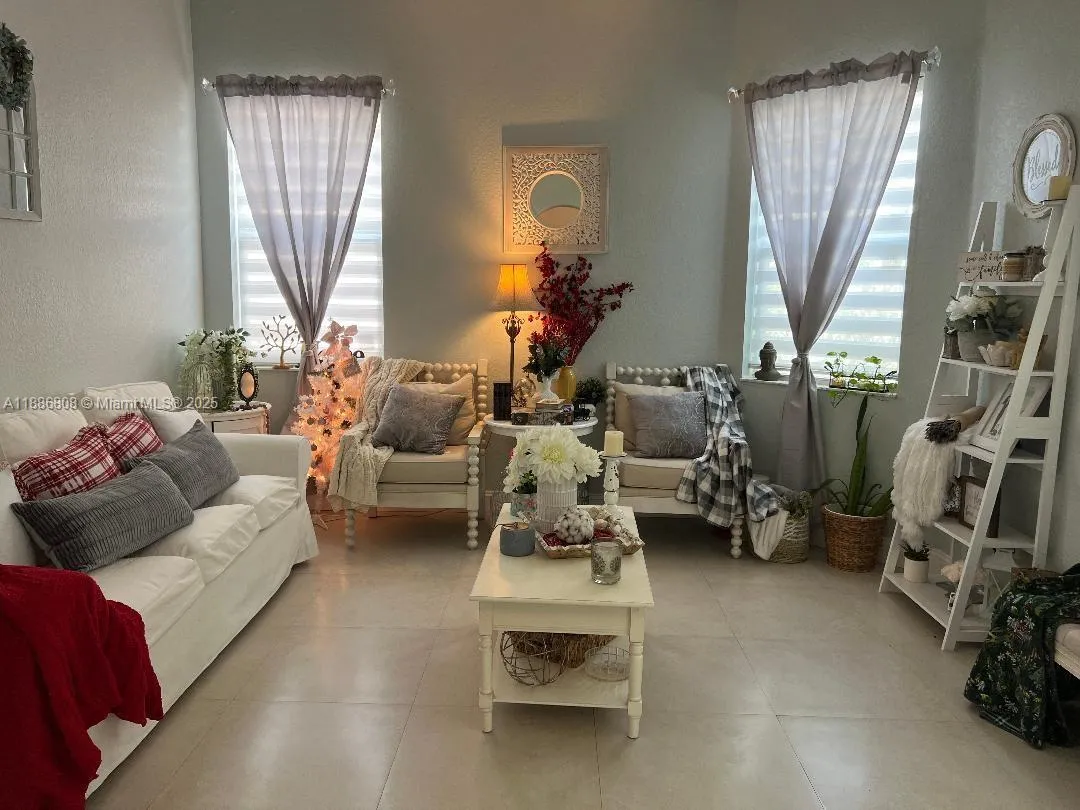 18247 NW 88th Pl, Hialeah FL 33018