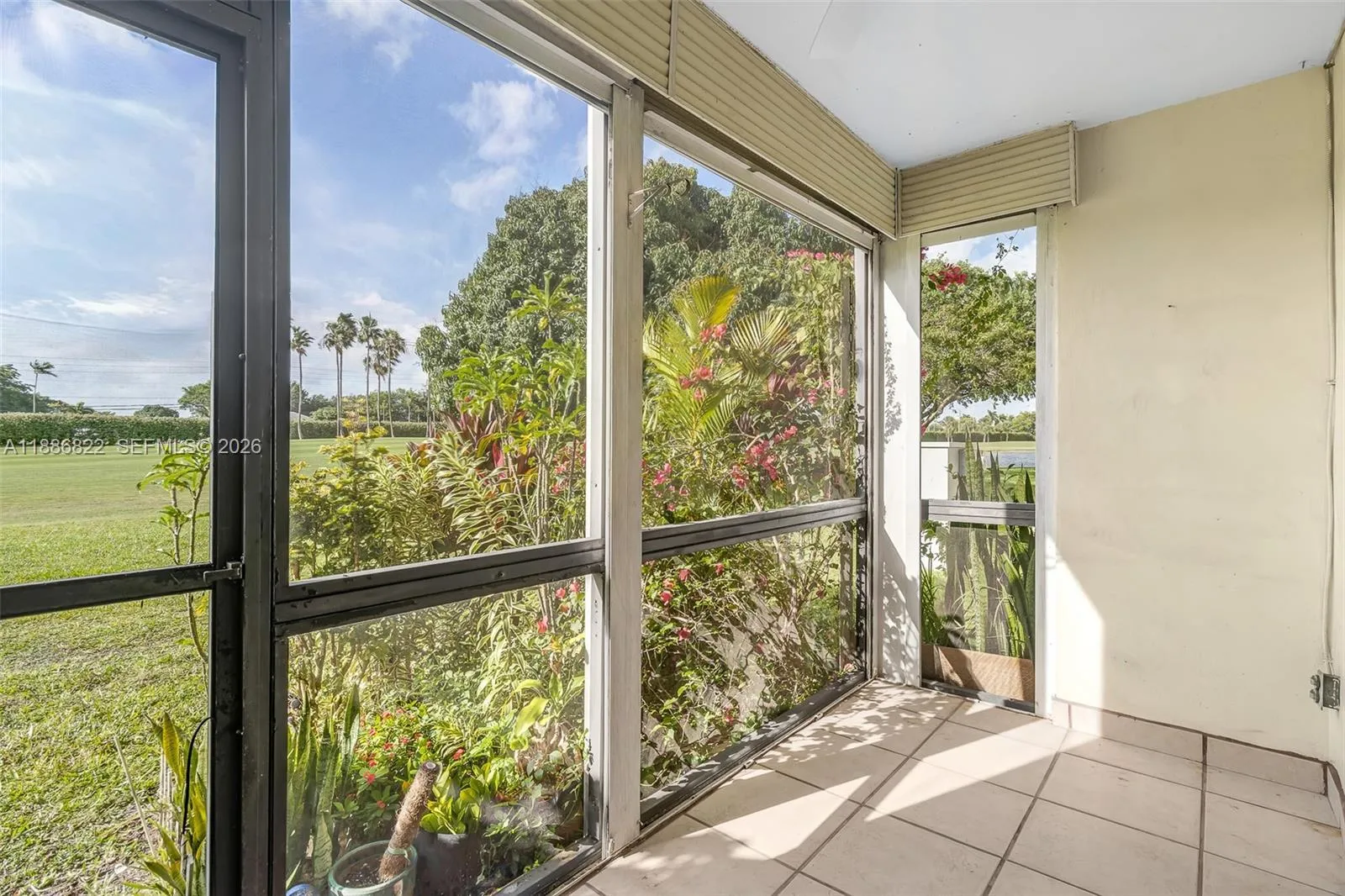 1 bedroom 1 bath for sale at 9820 S Hollybrook Lake Dr # 106, Pembroke Pines FL 33025