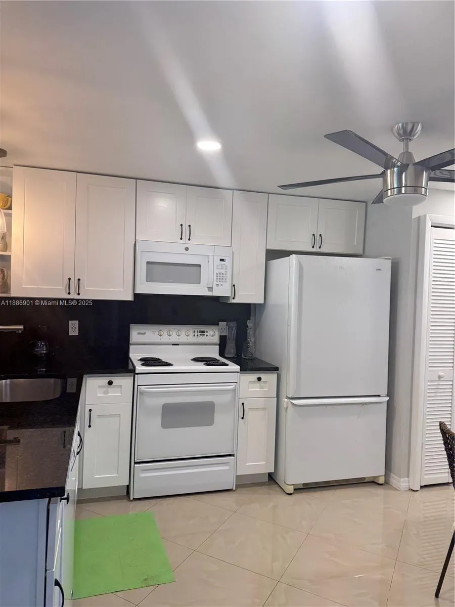 1627 Riverview Rd # 212, Deerfield Beach FL 33441
