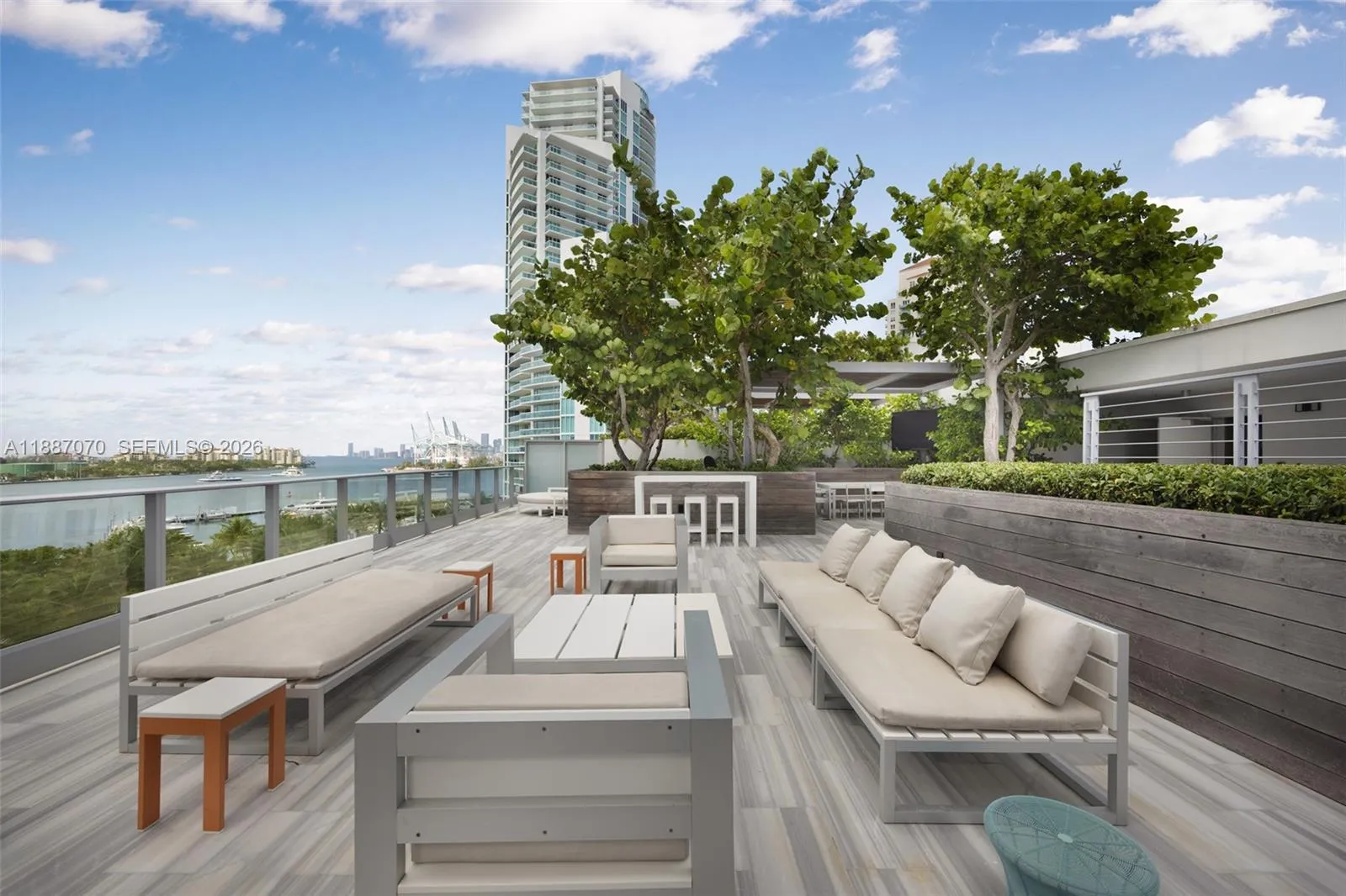 801 S Pointe Dr, Miami Beach FL 33139