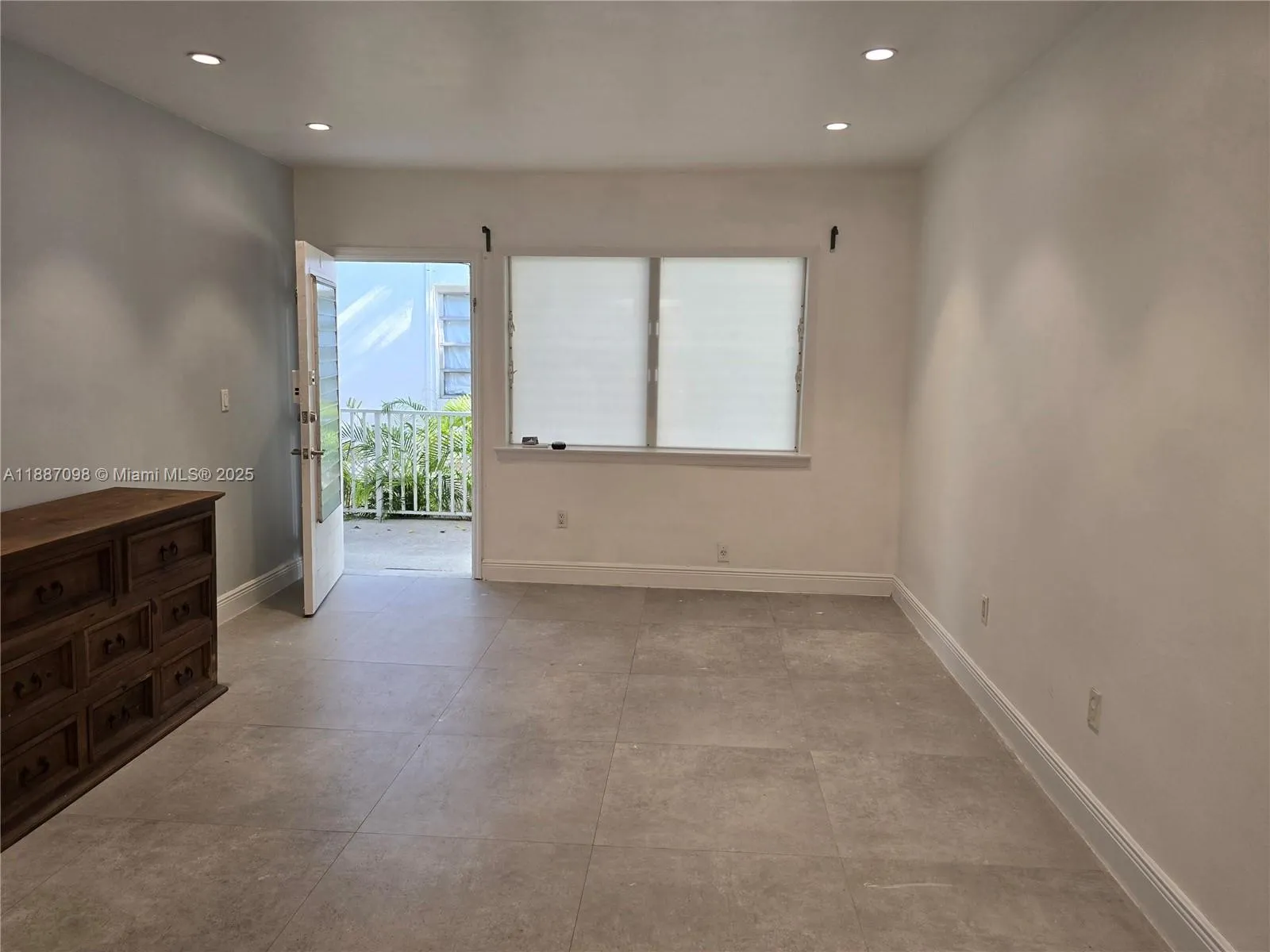 835 Meridian Ave # 4, Miami Beach FL 33139