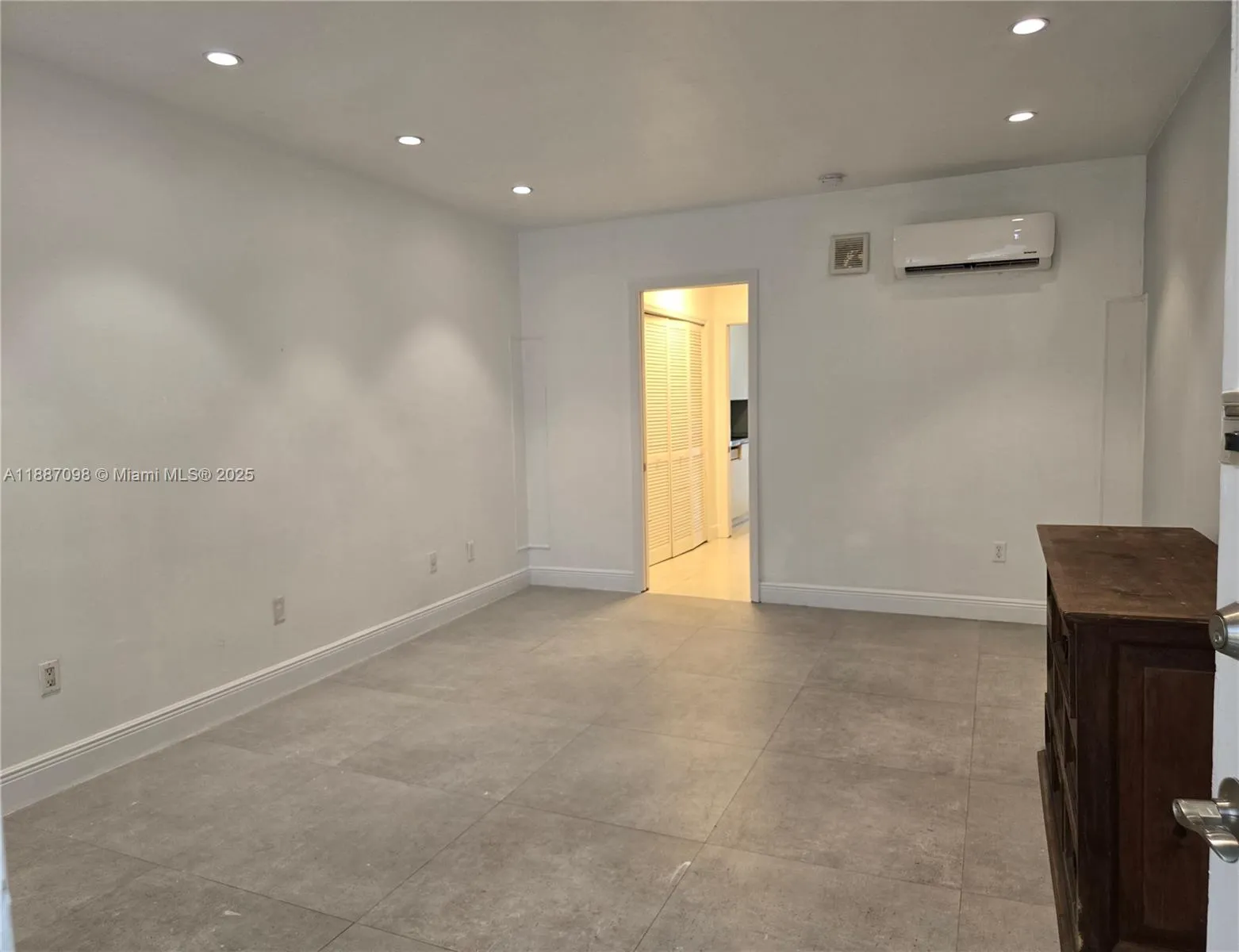 835 Meridian Ave # 4, Miami Beach FL 33139