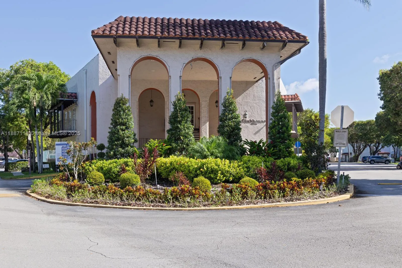 2 bedroom 2 bath for sale at 10816 N Kendall Dr # R16, Miami FL 33176