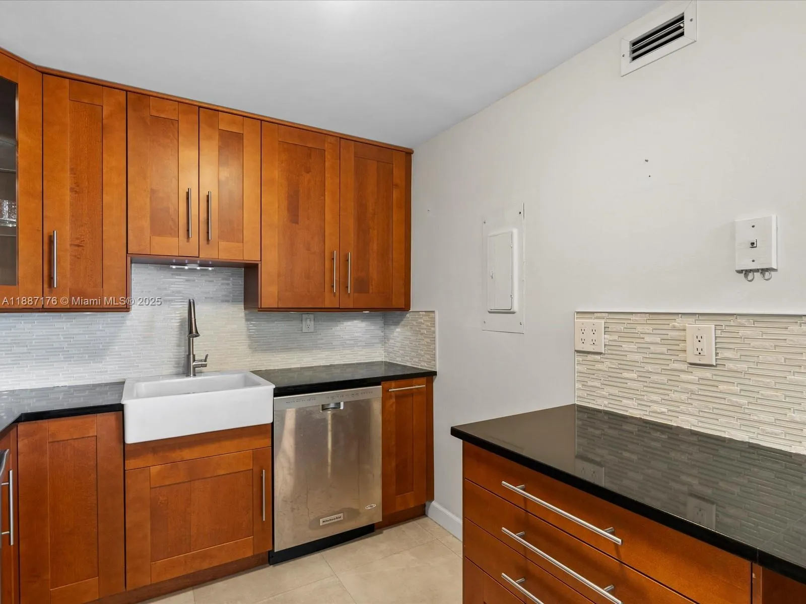 1623 Collins Ave # 215, Miami Beach FL 33139