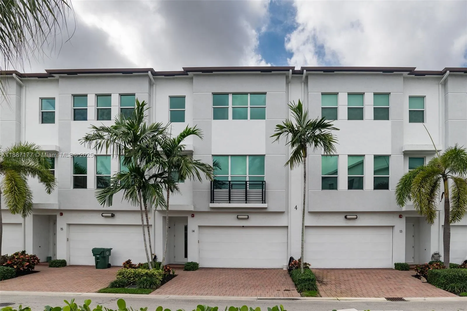 2900 NE 12th Ter # 14, Oakland Park FL 33334