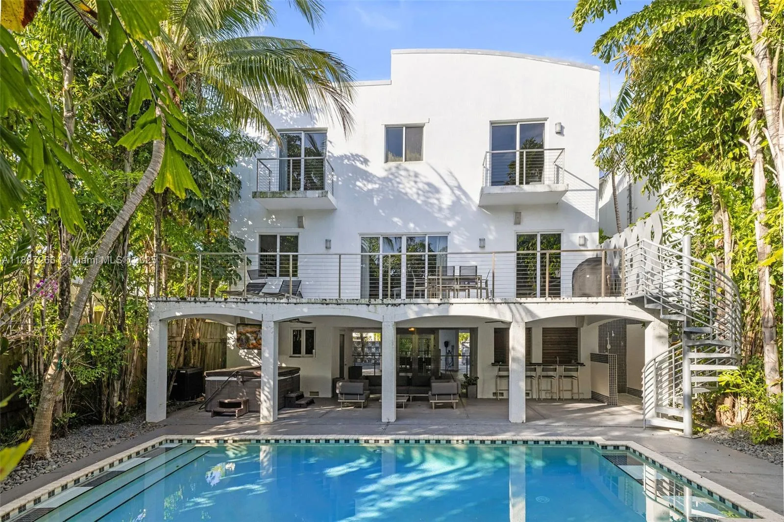 3545 E Glencoe St, Miami FL 33133