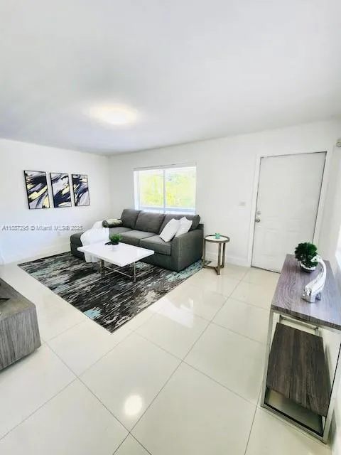 1030 NE 80th St # 4, Miami FL 33138