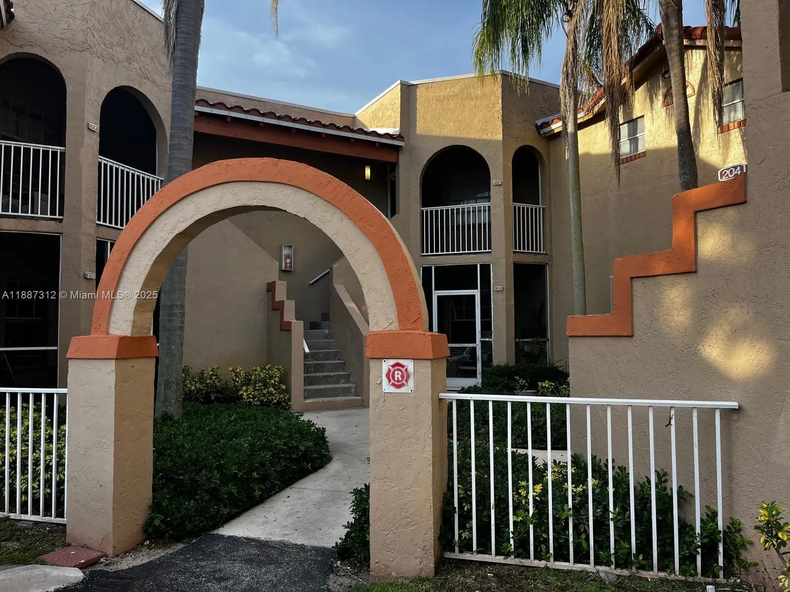 2 bedroom 2 bath for sale at 8842 SW 3rd St # 105, Pembroke Pines FL 33025