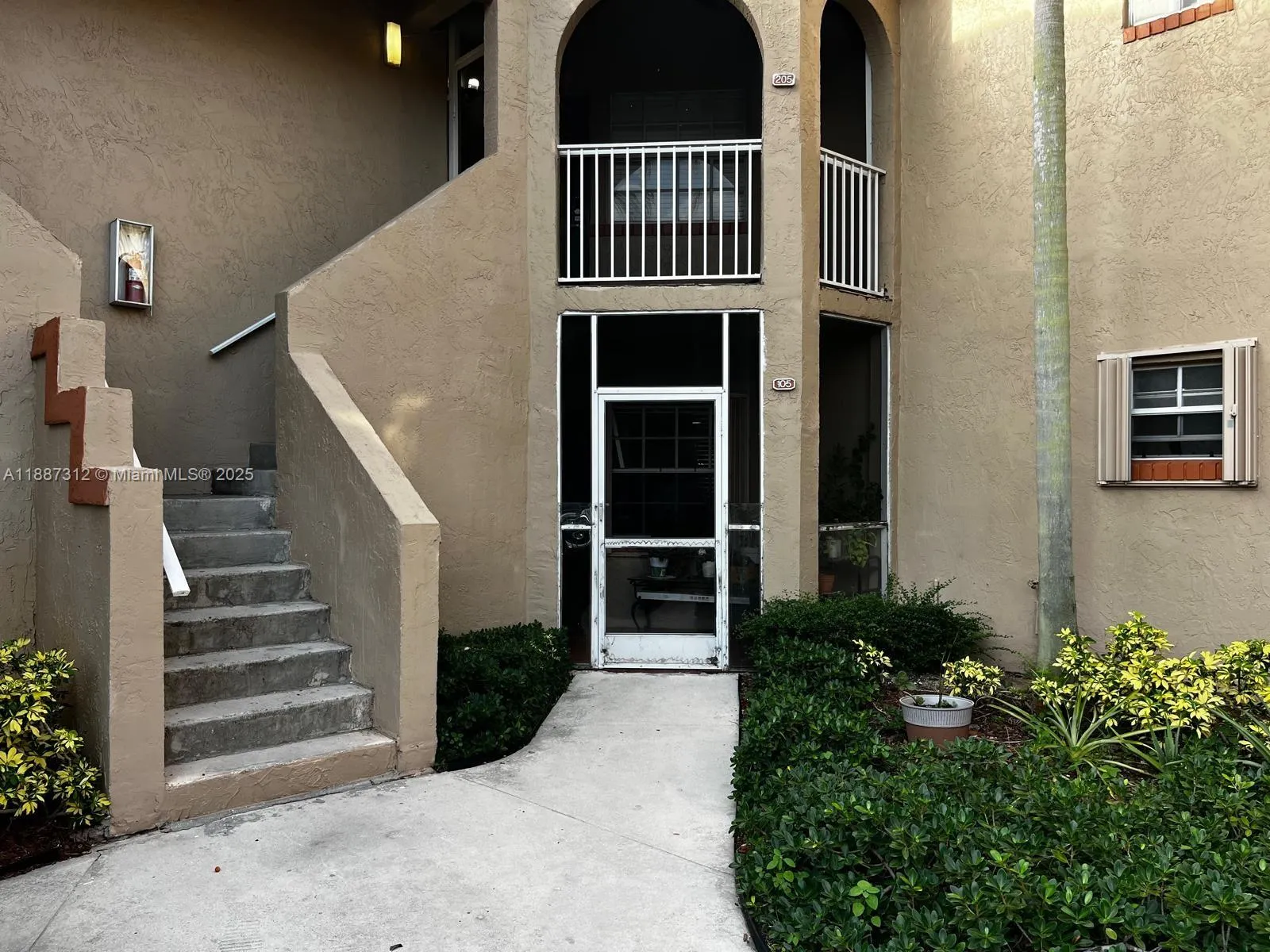8842 SW 3rd St # 105, Pembroke Pines FL 33025